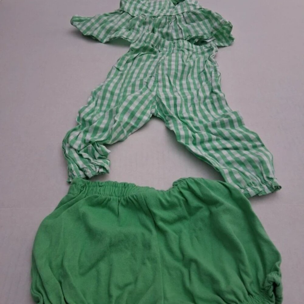 Wonder Nation Like New condition Cute 4 pc. Green and white outfit. Size 6-9 mon